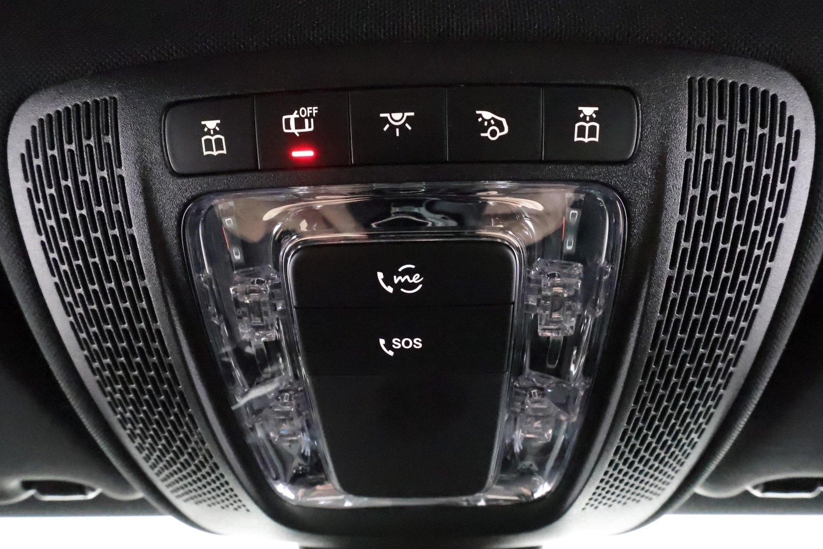 MERCEDES-BENZ A 2022