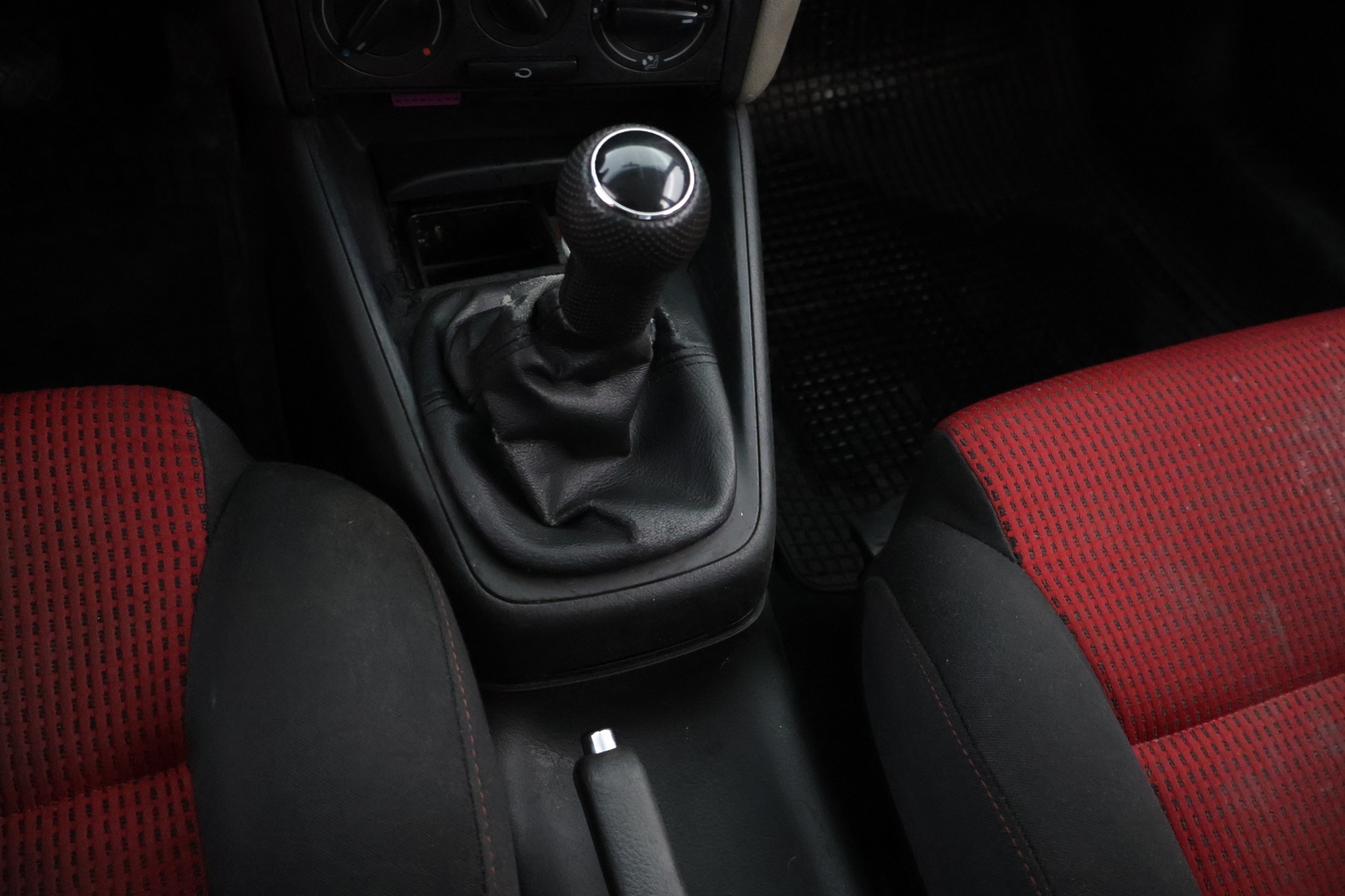 VOLKSWAGEN Golf 2001
