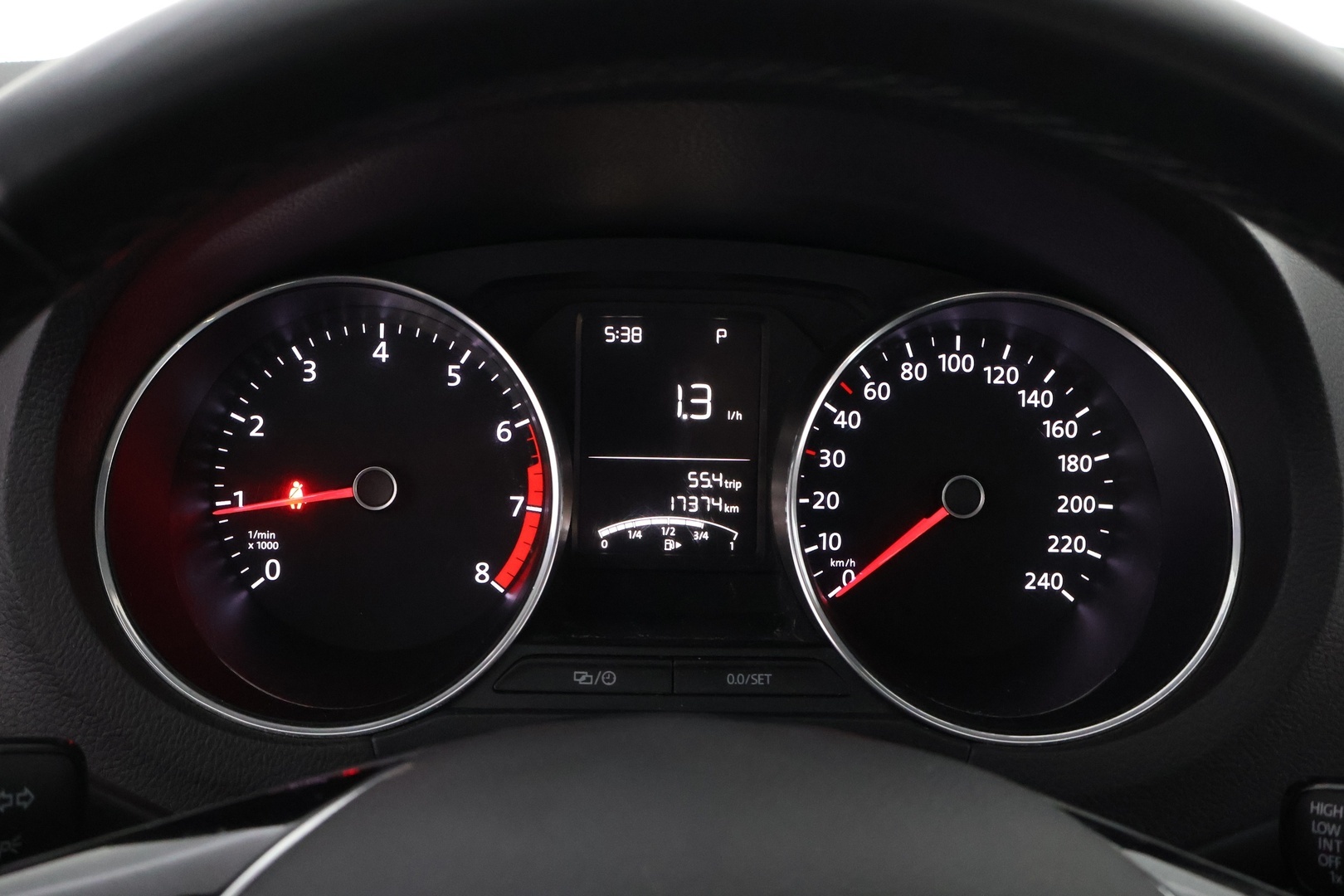 VOLKSWAGEN Polo 2016