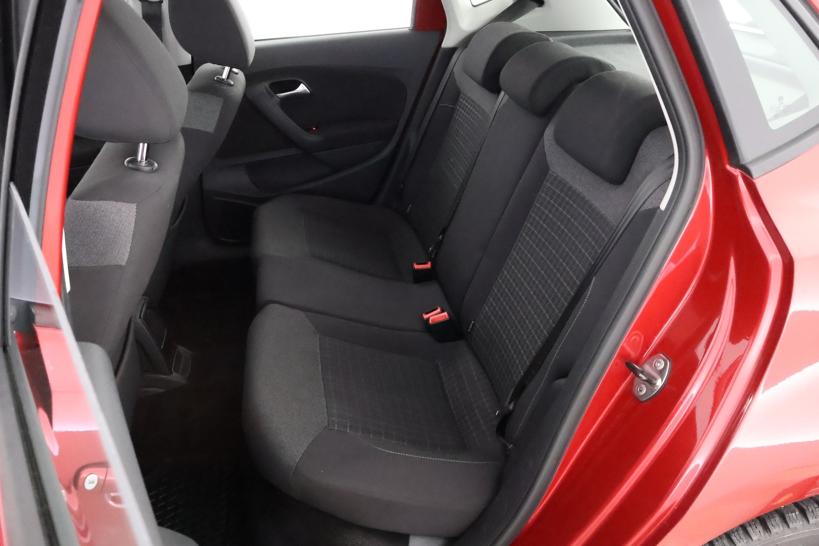 VOLKSWAGEN Polo 2016