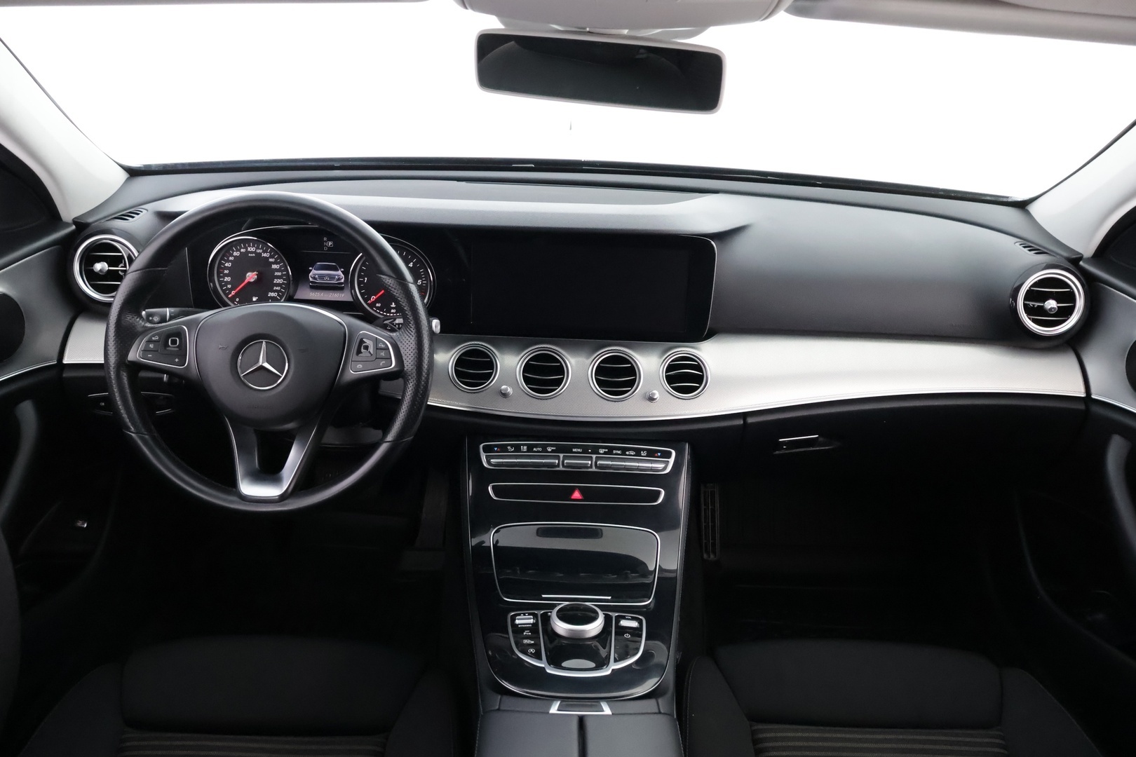 MERCEDES-BENZ E 2018