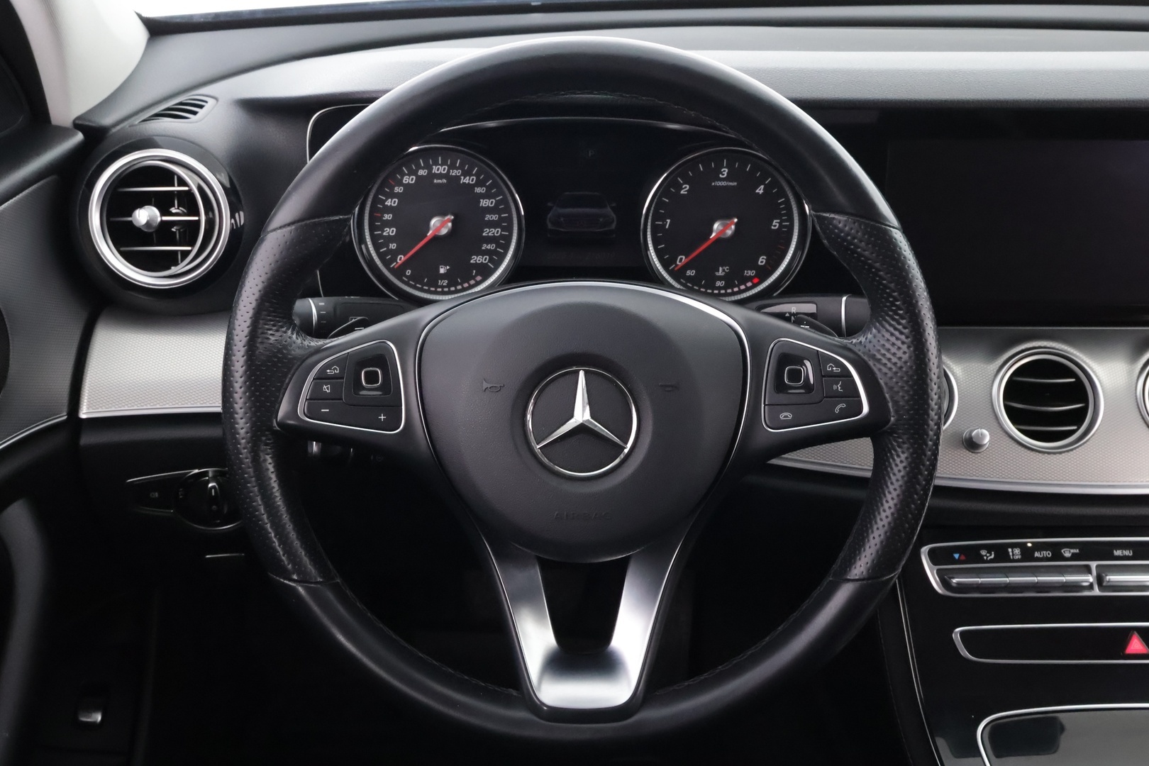 MERCEDES-BENZ E 2018