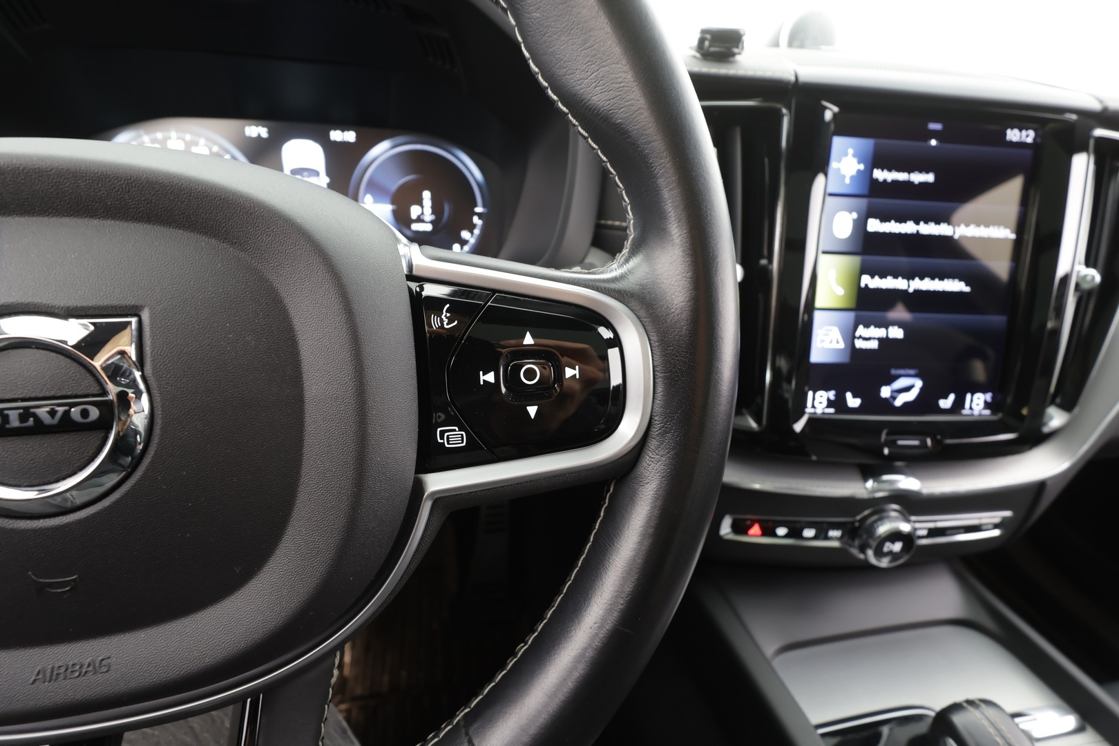 VOLVO XC60 2021