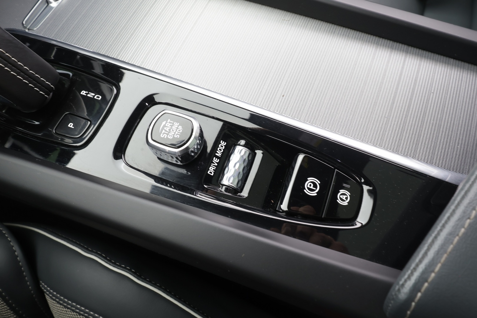 VOLVO XC60 2021