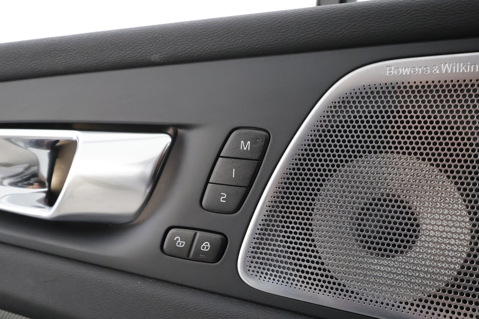 VOLVO XC60 2021
