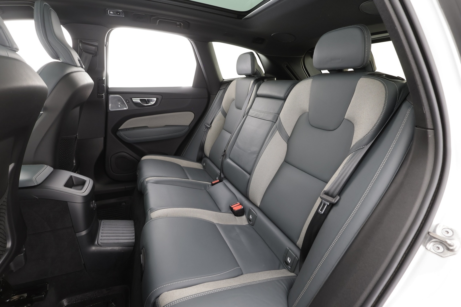 VOLVO XC60 2021