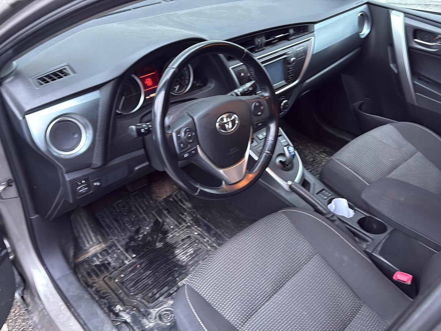 TOYOTA Auris 2014