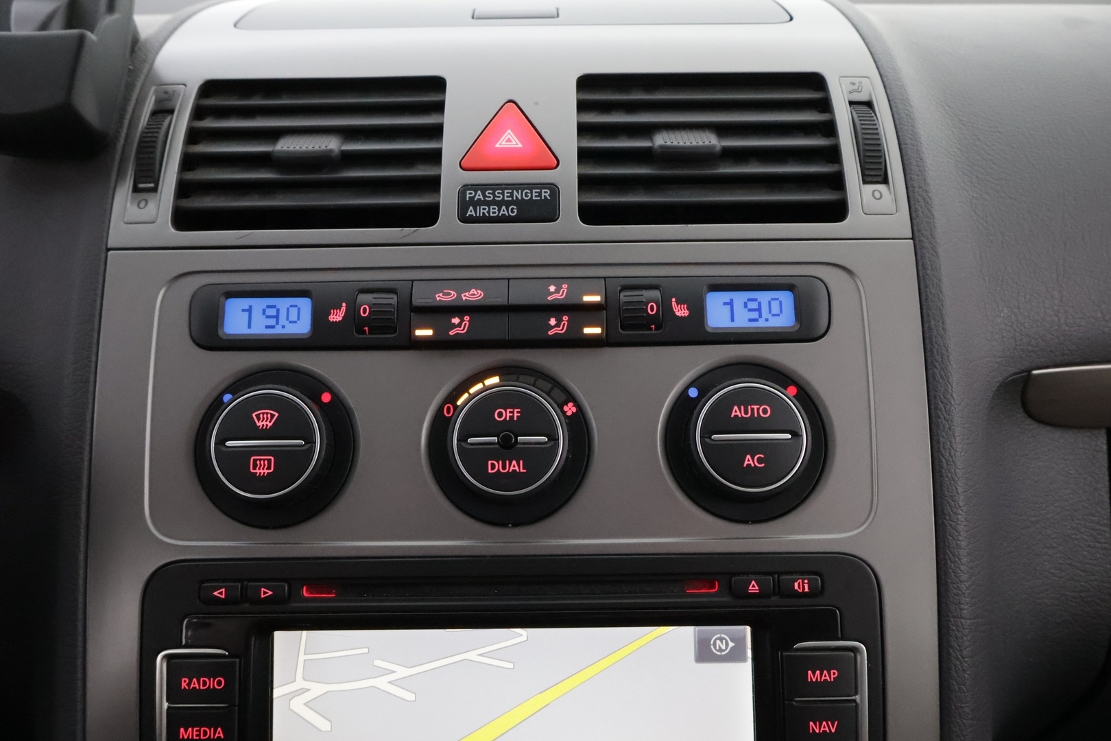 VOLKSWAGEN Touran 2007