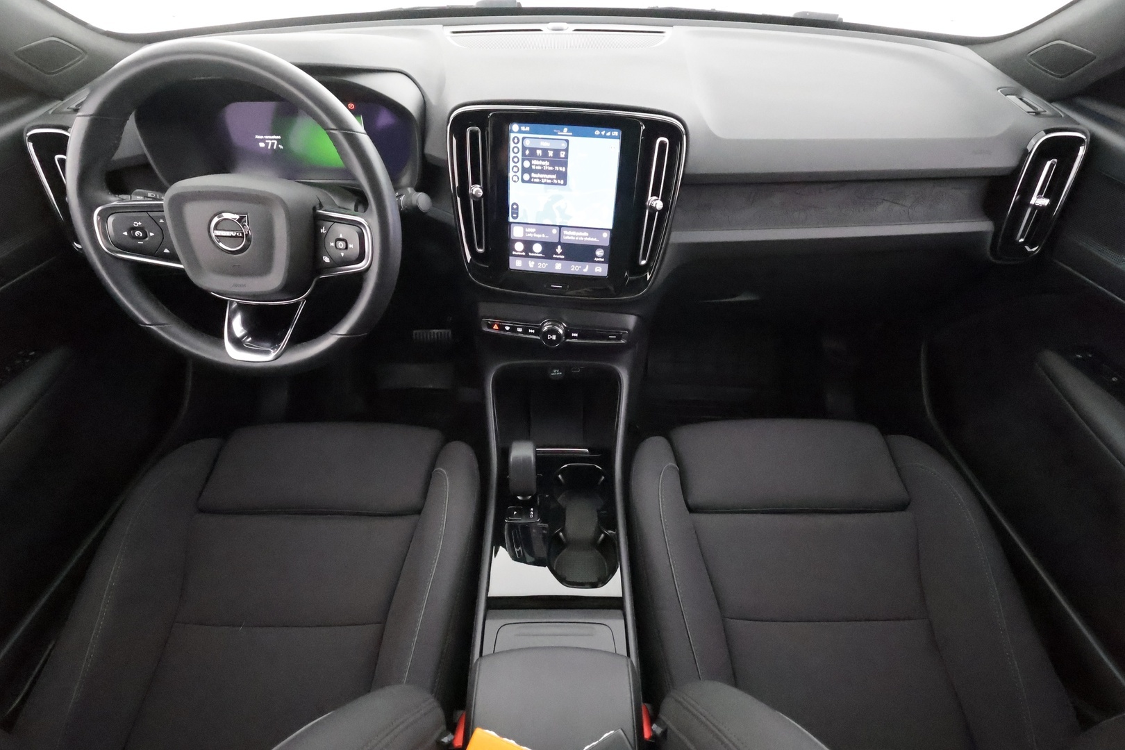 VOLVO C40 2023