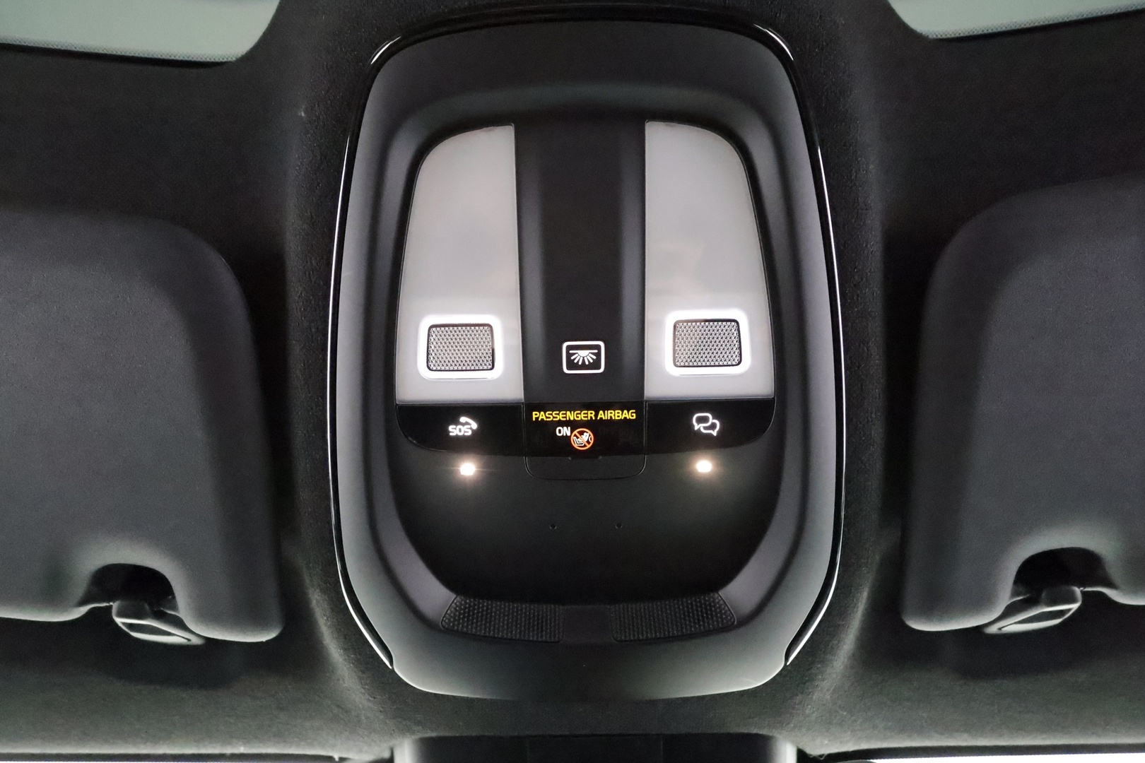 VOLVO C40 2023