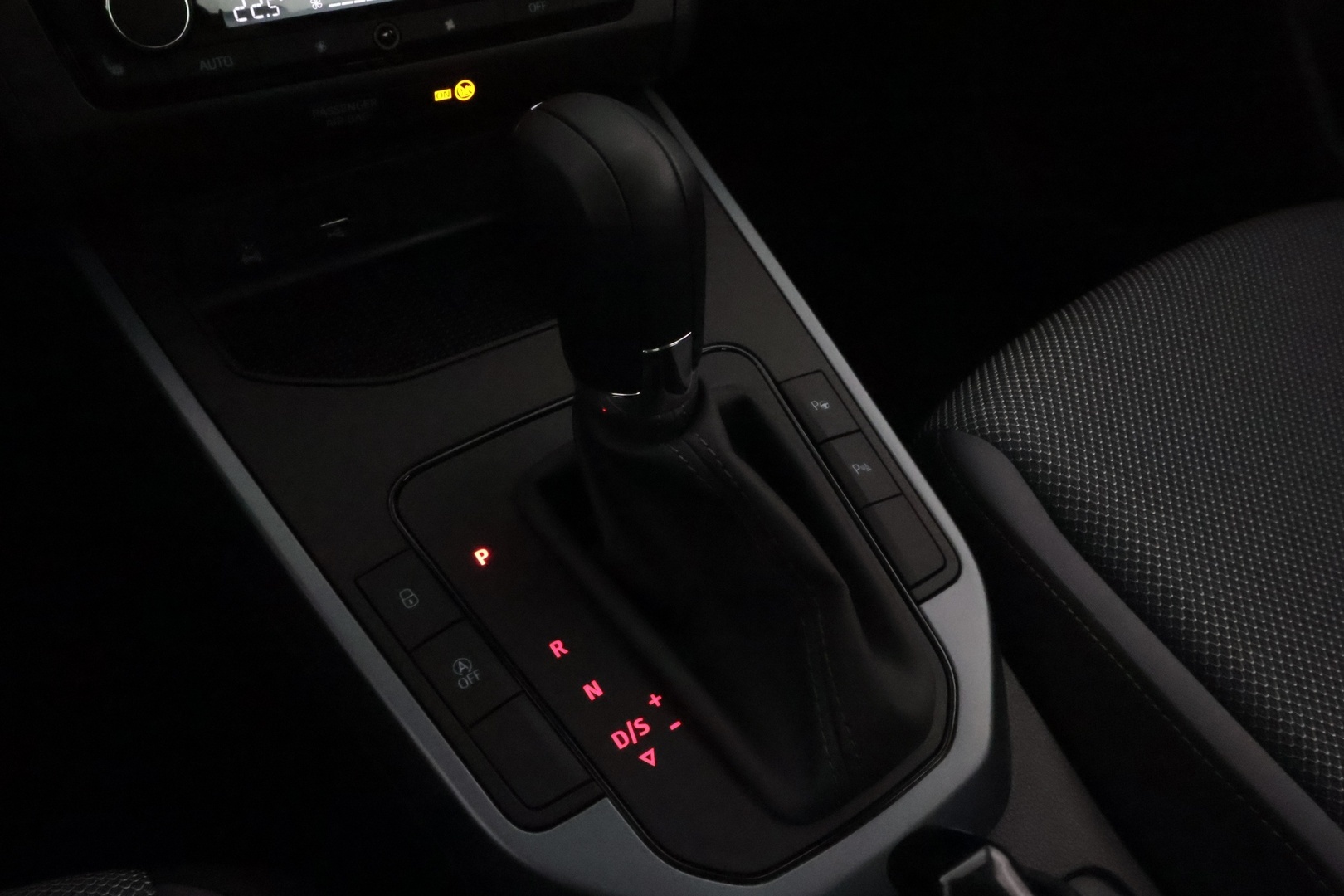 VOLKSWAGEN Phaeton 2003