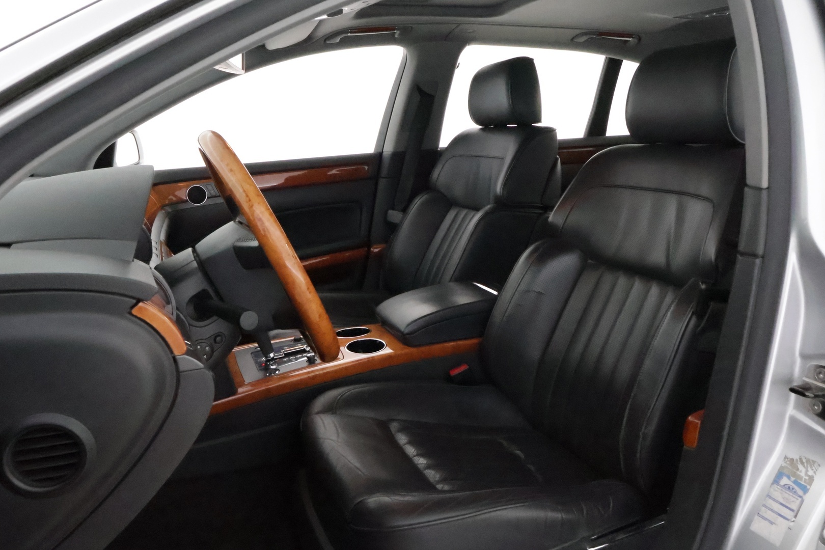 VOLKSWAGEN Phaeton 2003