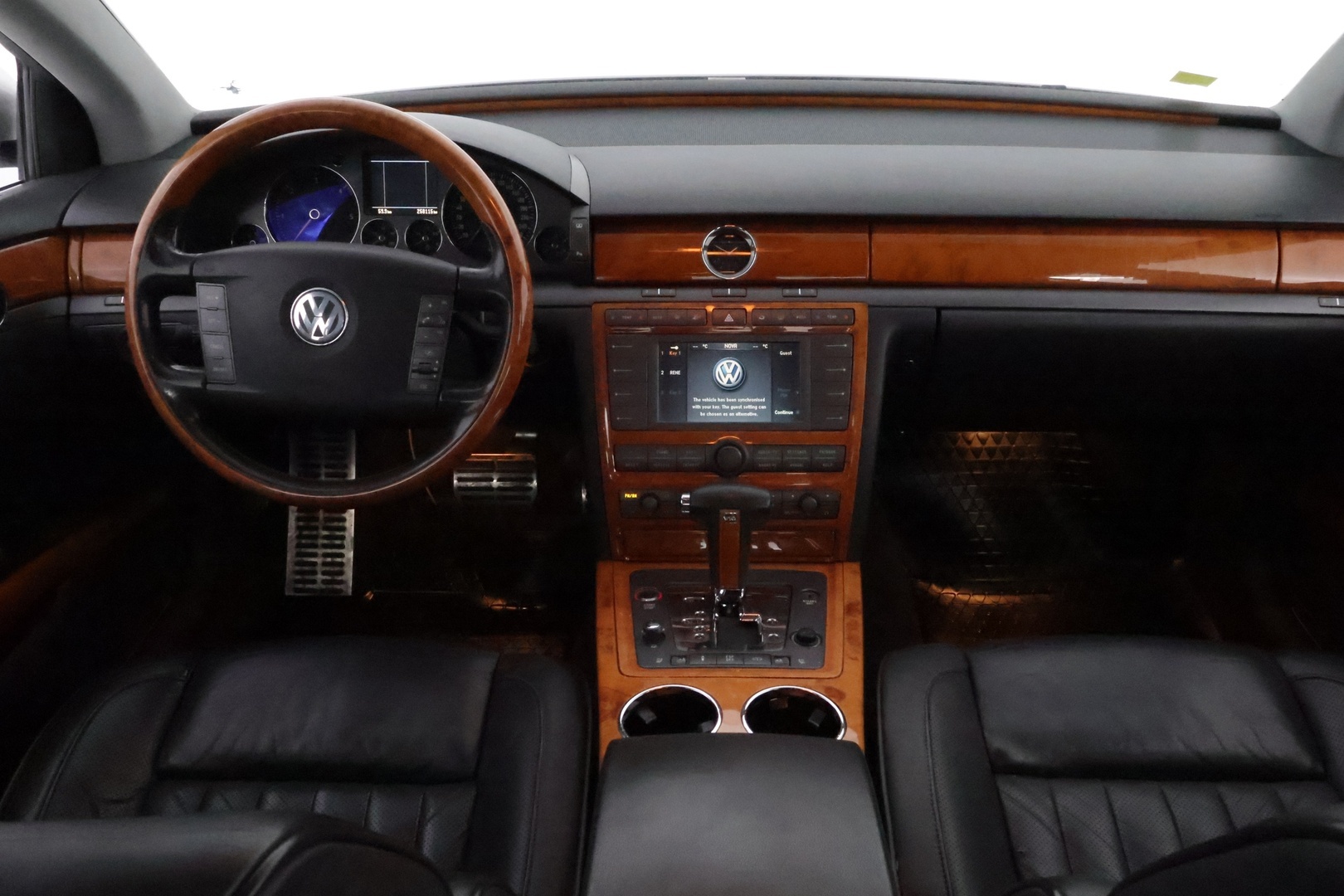 VOLKSWAGEN Phaeton 2003