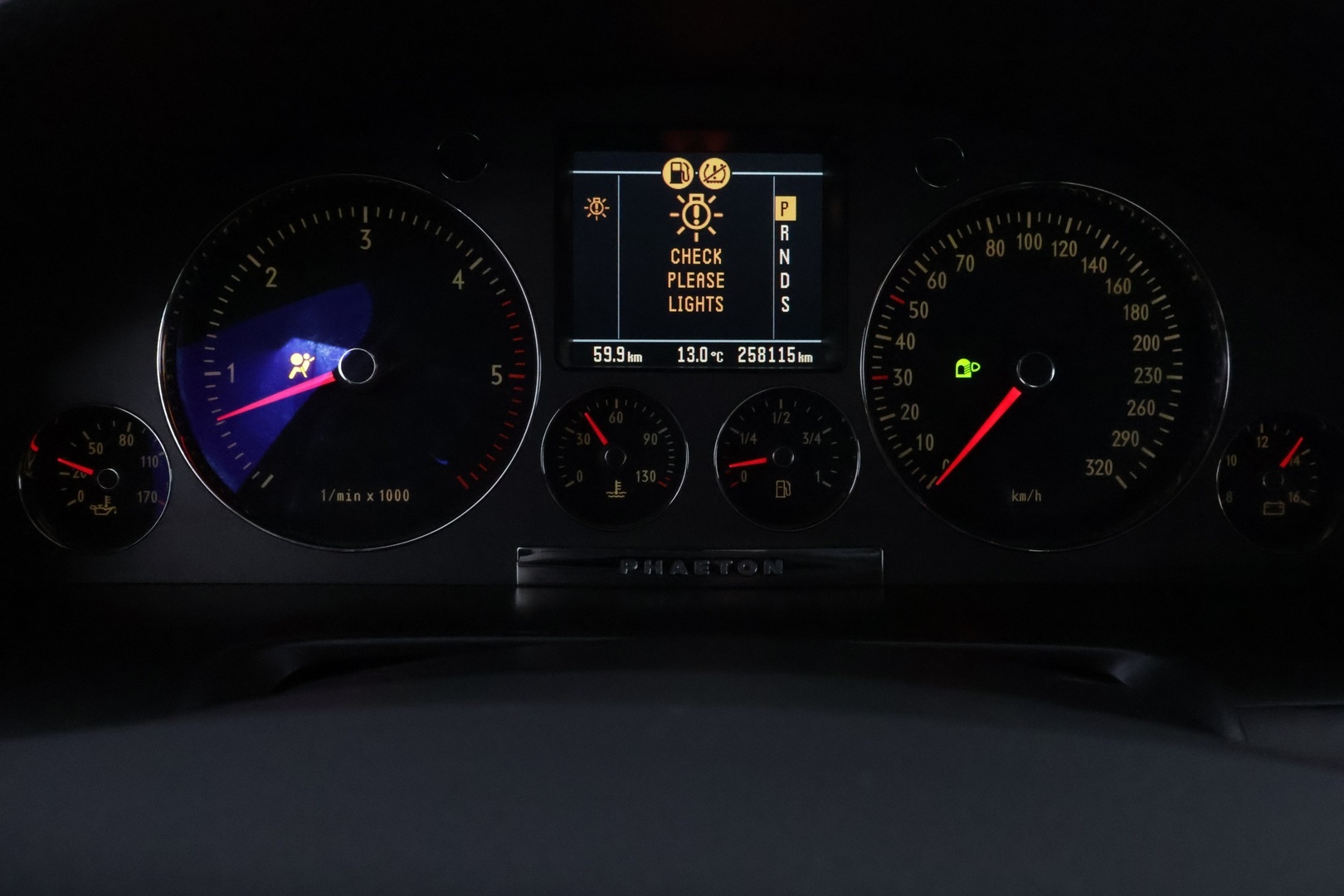 VOLKSWAGEN Phaeton 2003