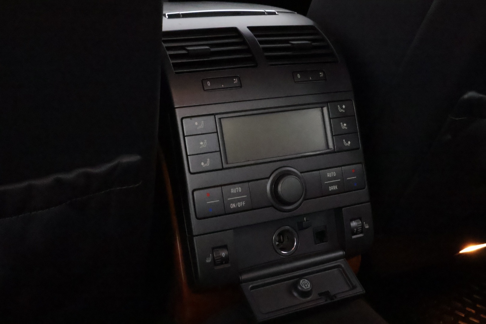 VOLKSWAGEN Phaeton 2003