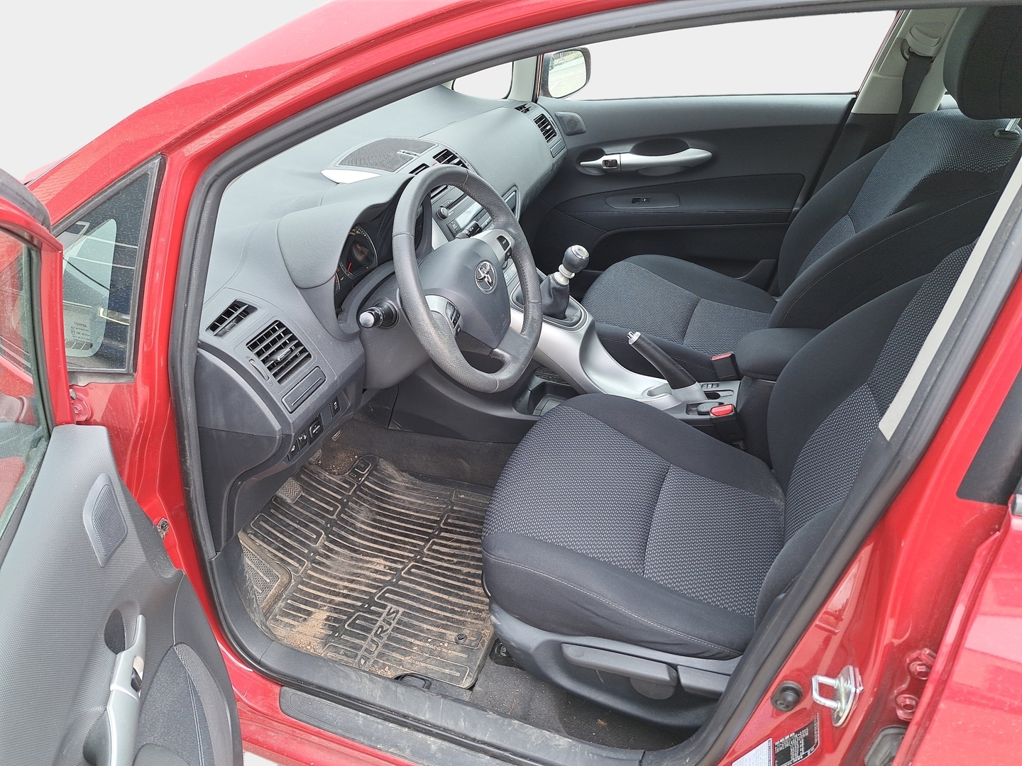 TOYOTA Auris 2011