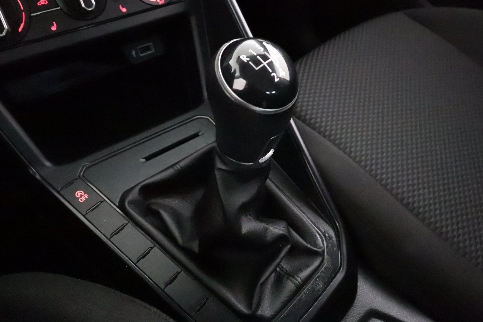 VOLKSWAGEN Polo 2018