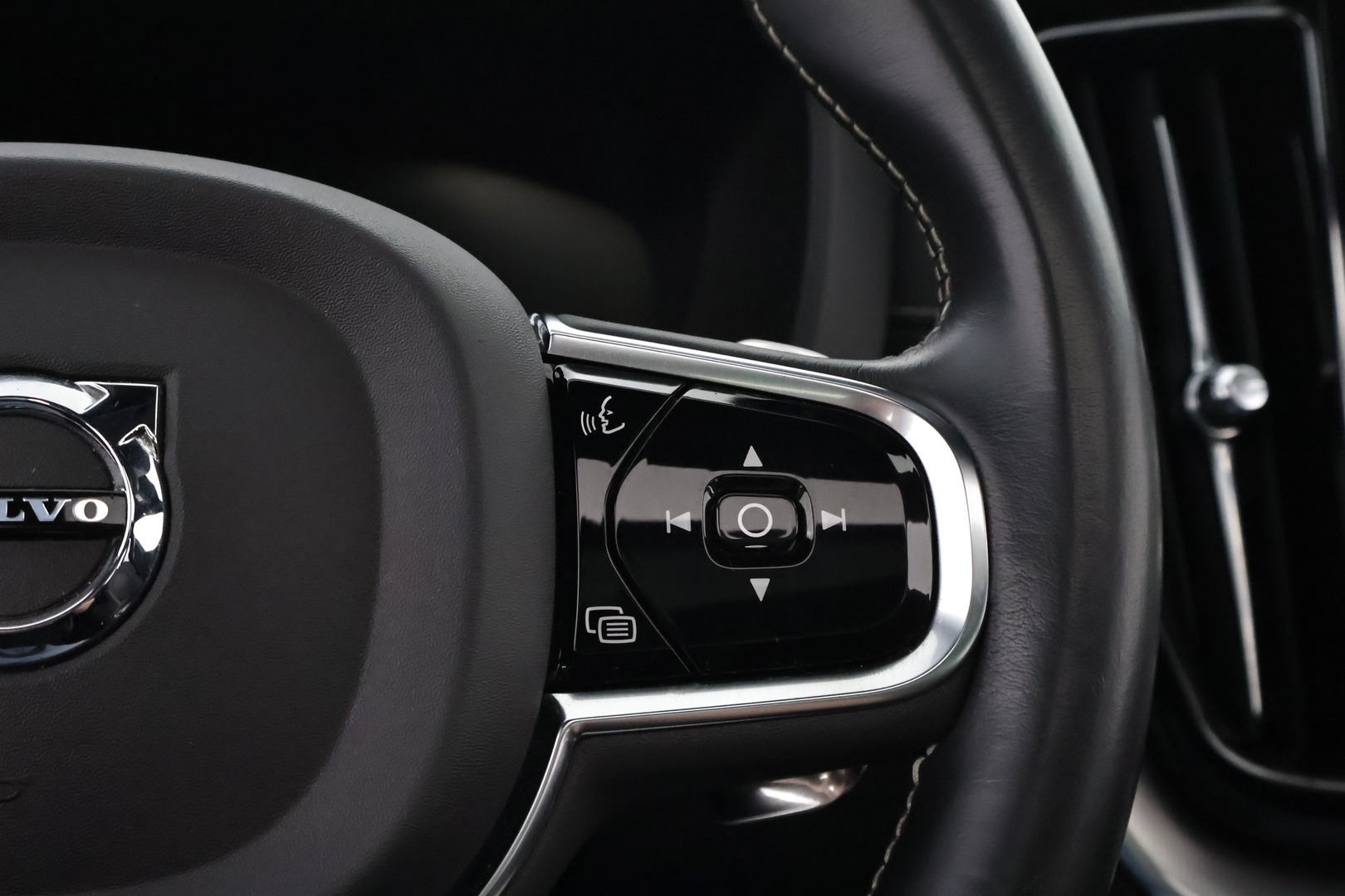 VOLVO XC60 2020