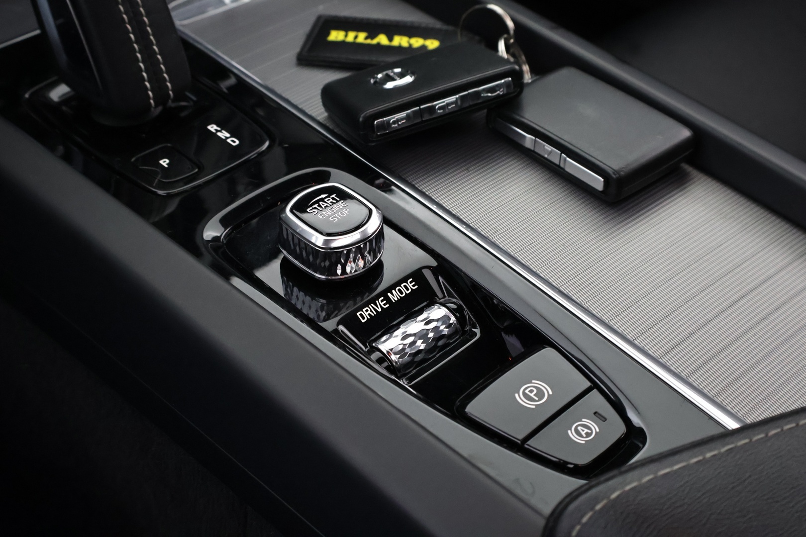 VOLVO XC60 2020