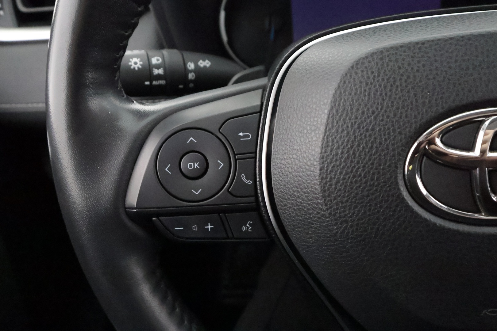TOYOTA RAV4 2021