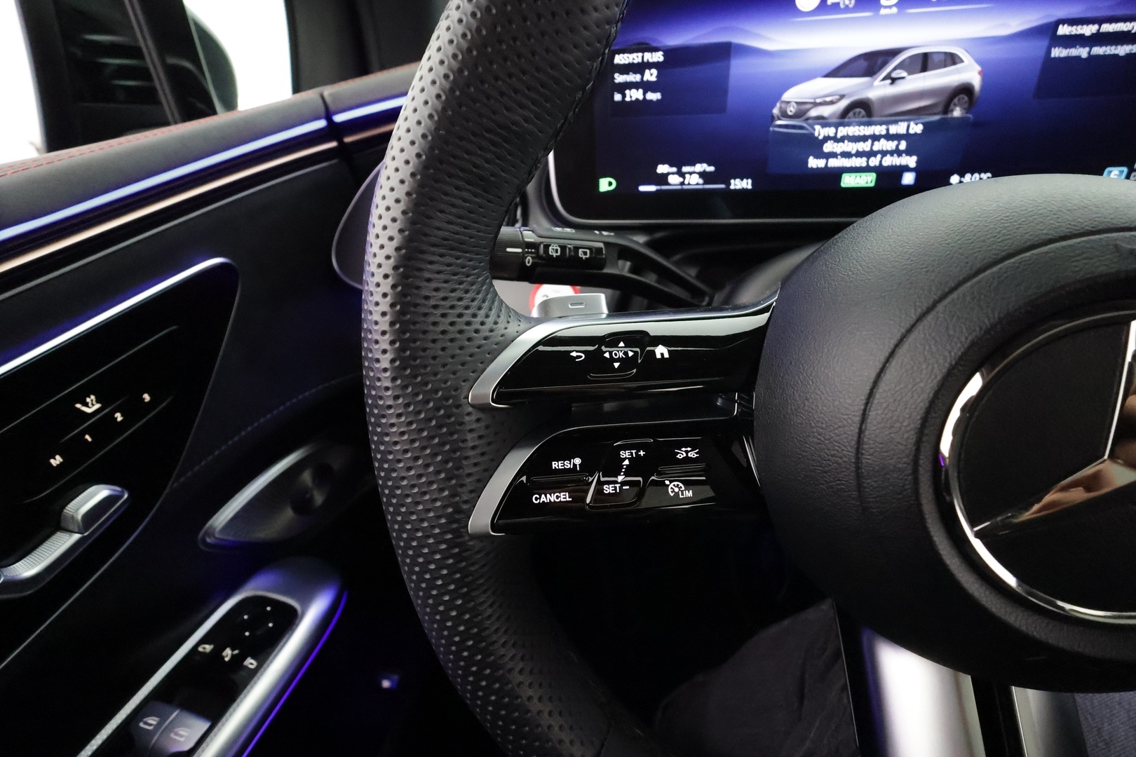 MERCEDES-BENZ EQE SUV 2023