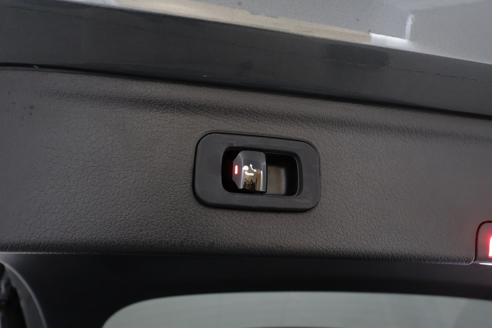 MERCEDES-BENZ EQE SUV 2023