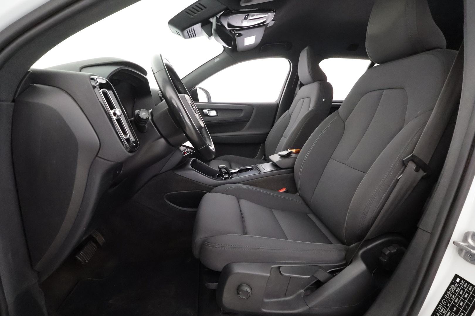 VOLVO XC40 2024