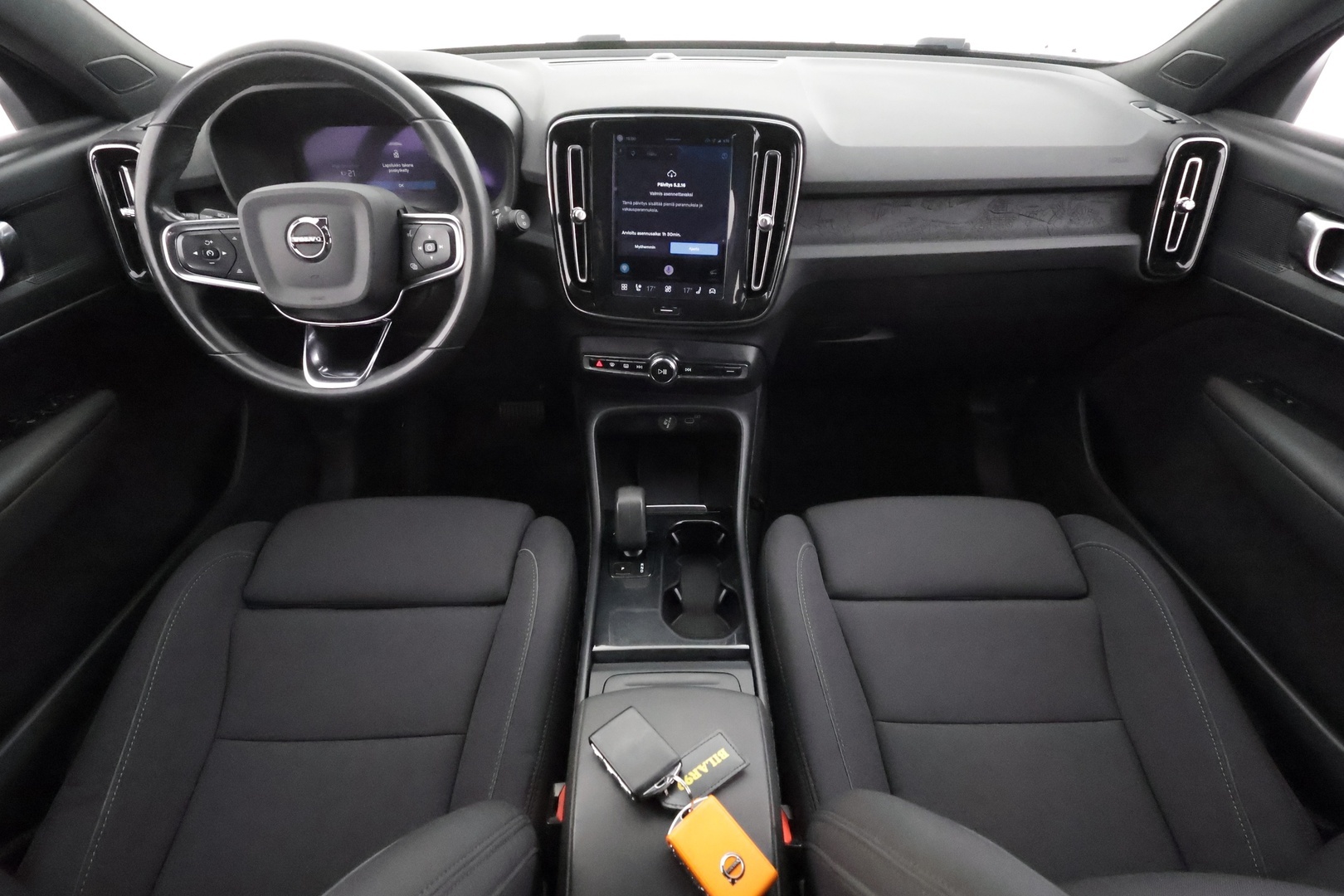 VOLVO XC40 2024