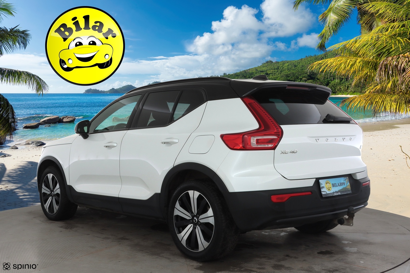 VOLVO XC40 2024