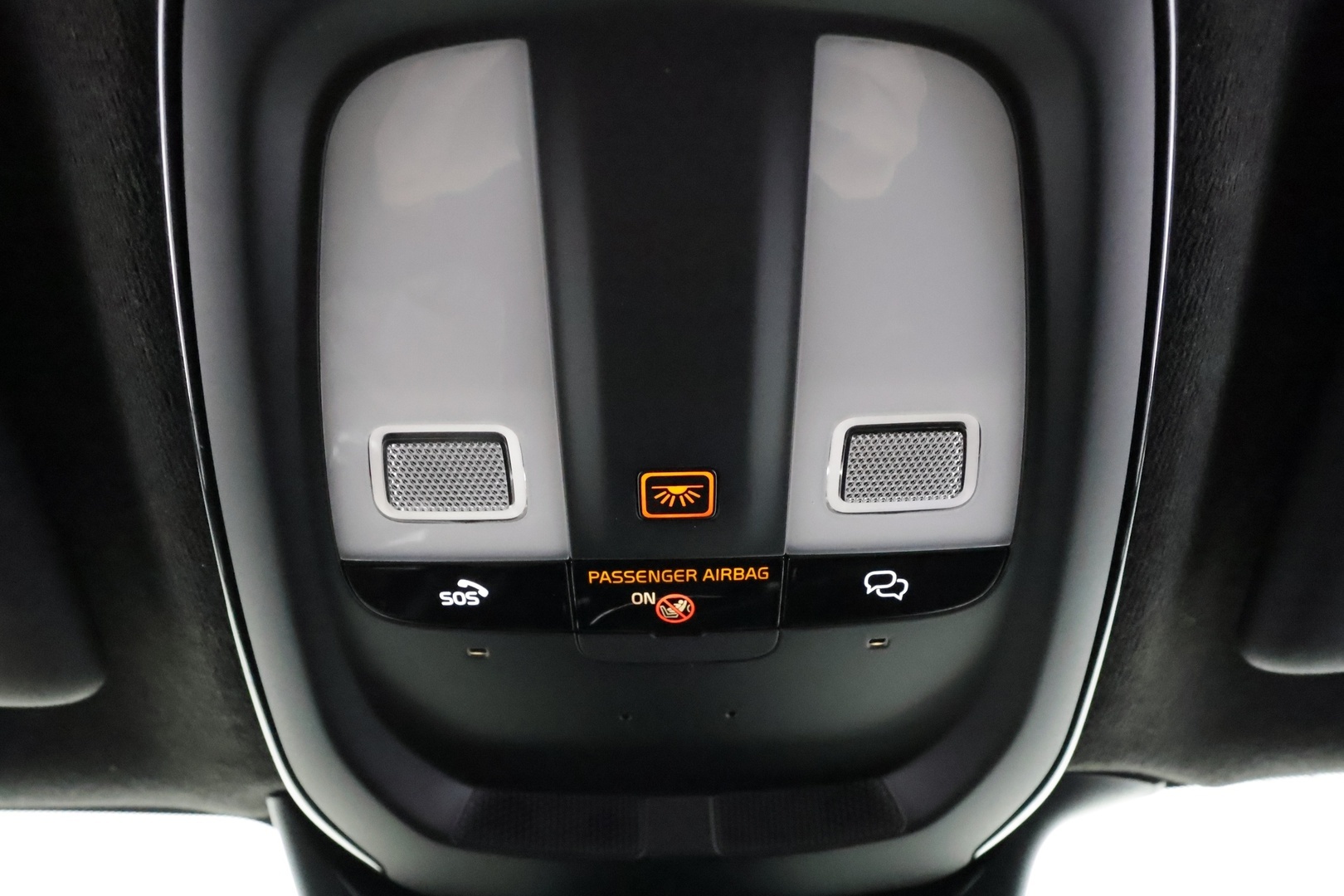 VOLVO XC40 2024