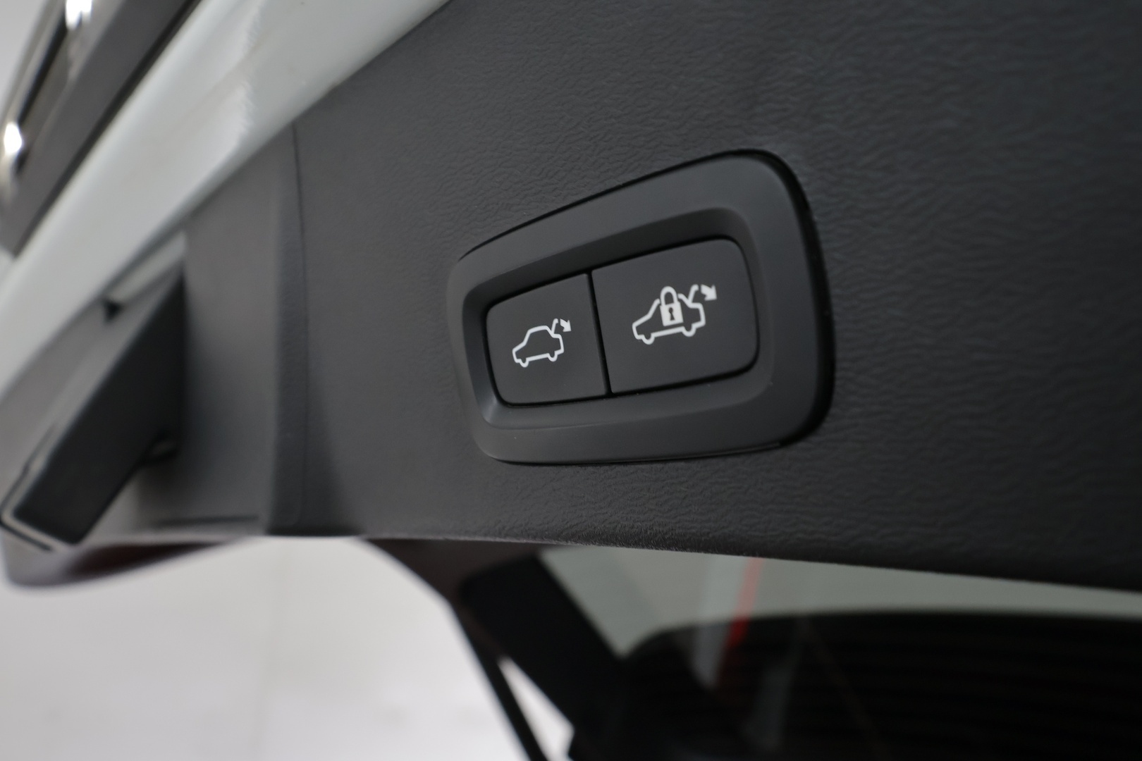 VOLVO XC40 2024