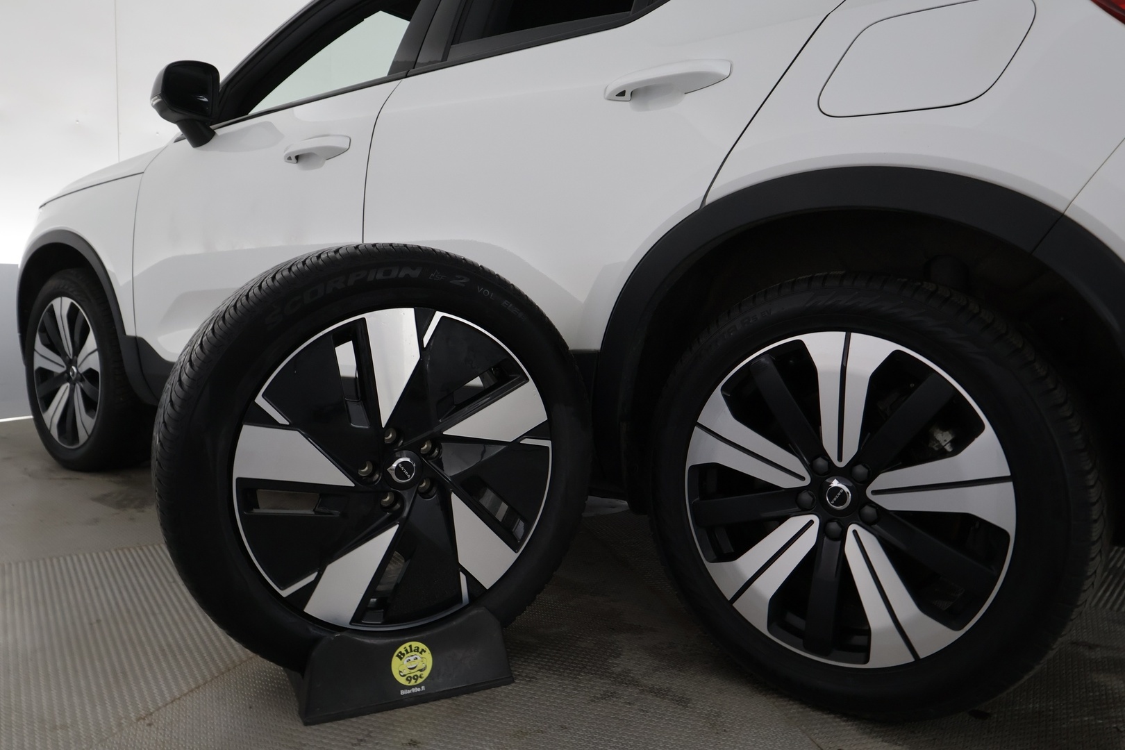 VOLVO XC40 2024