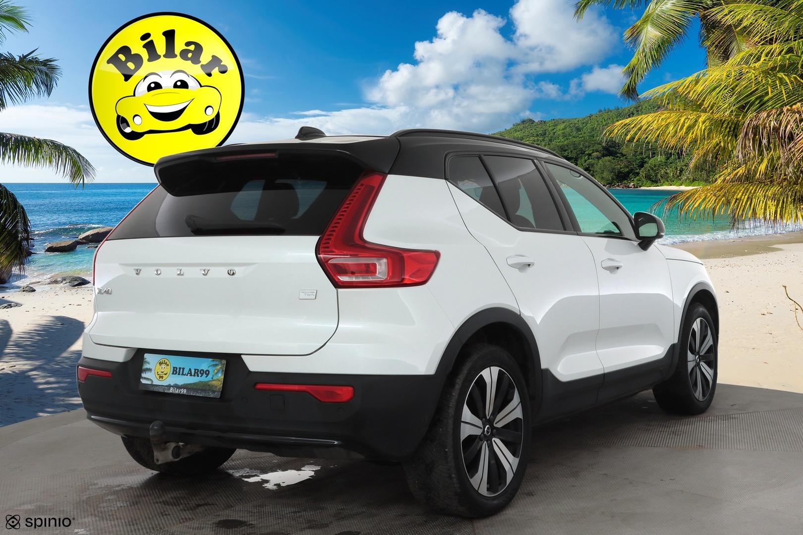 VOLVO XC40 2024