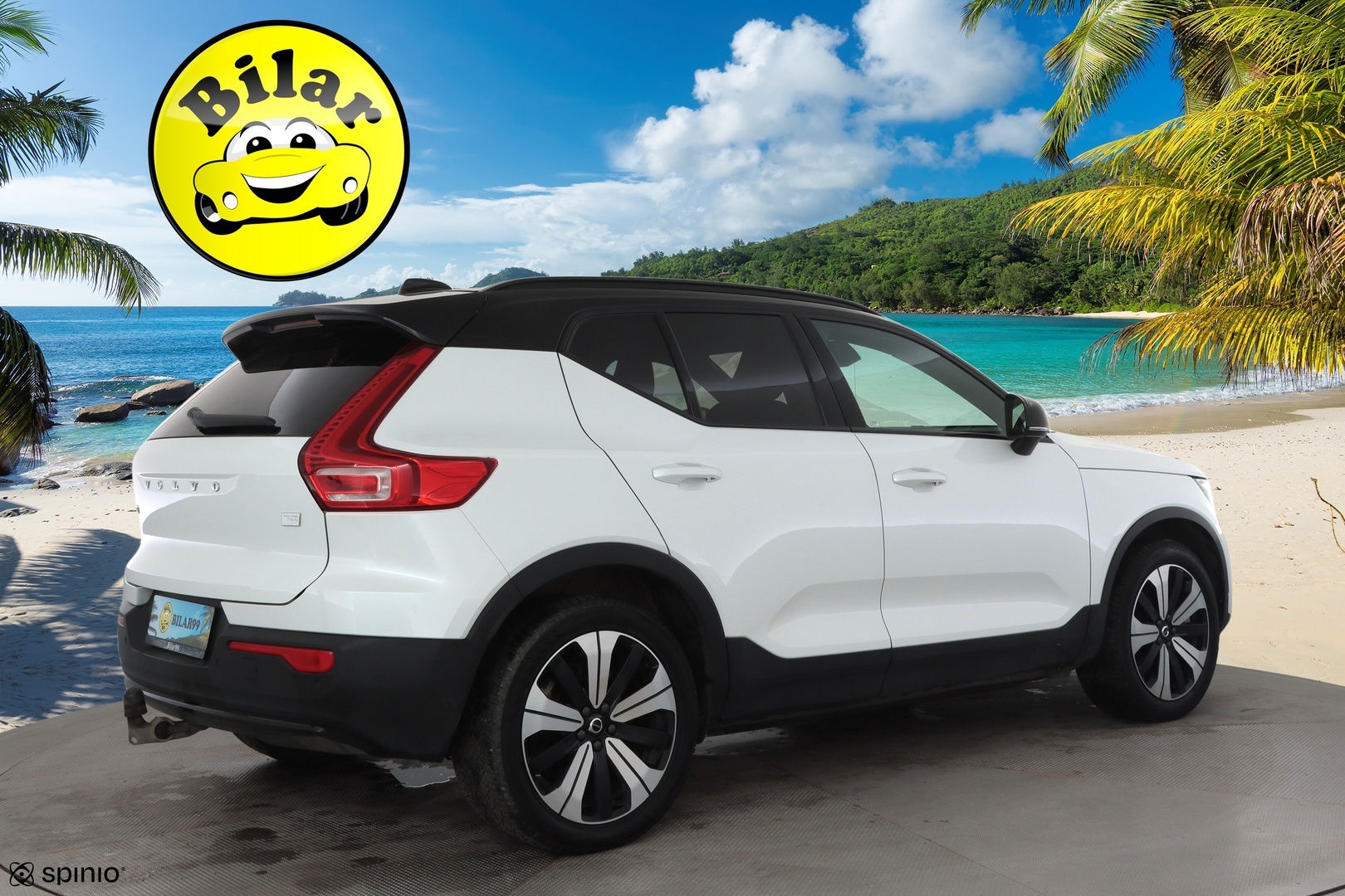 VOLVO XC40 2024