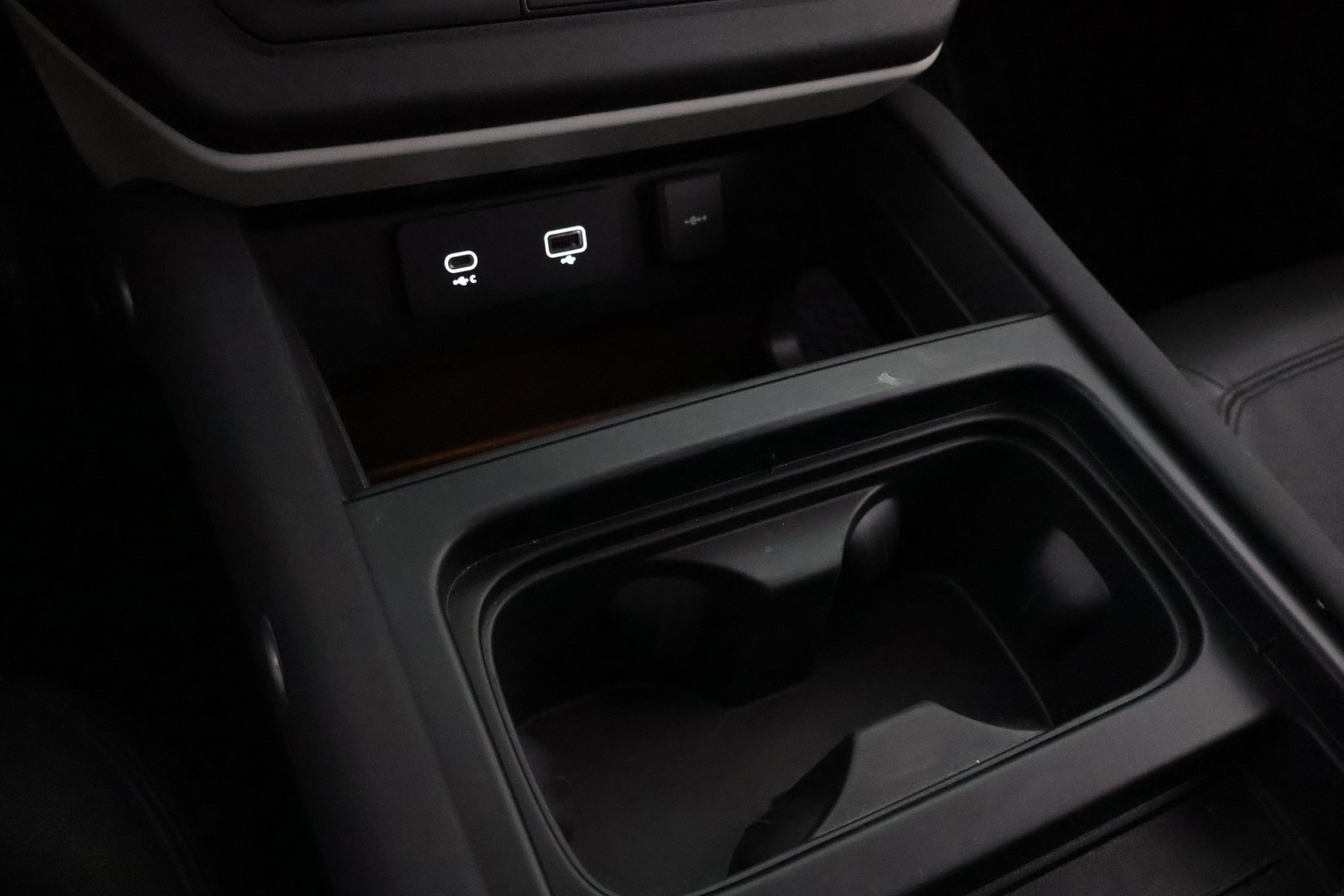 LAND ROVER Defender 2023