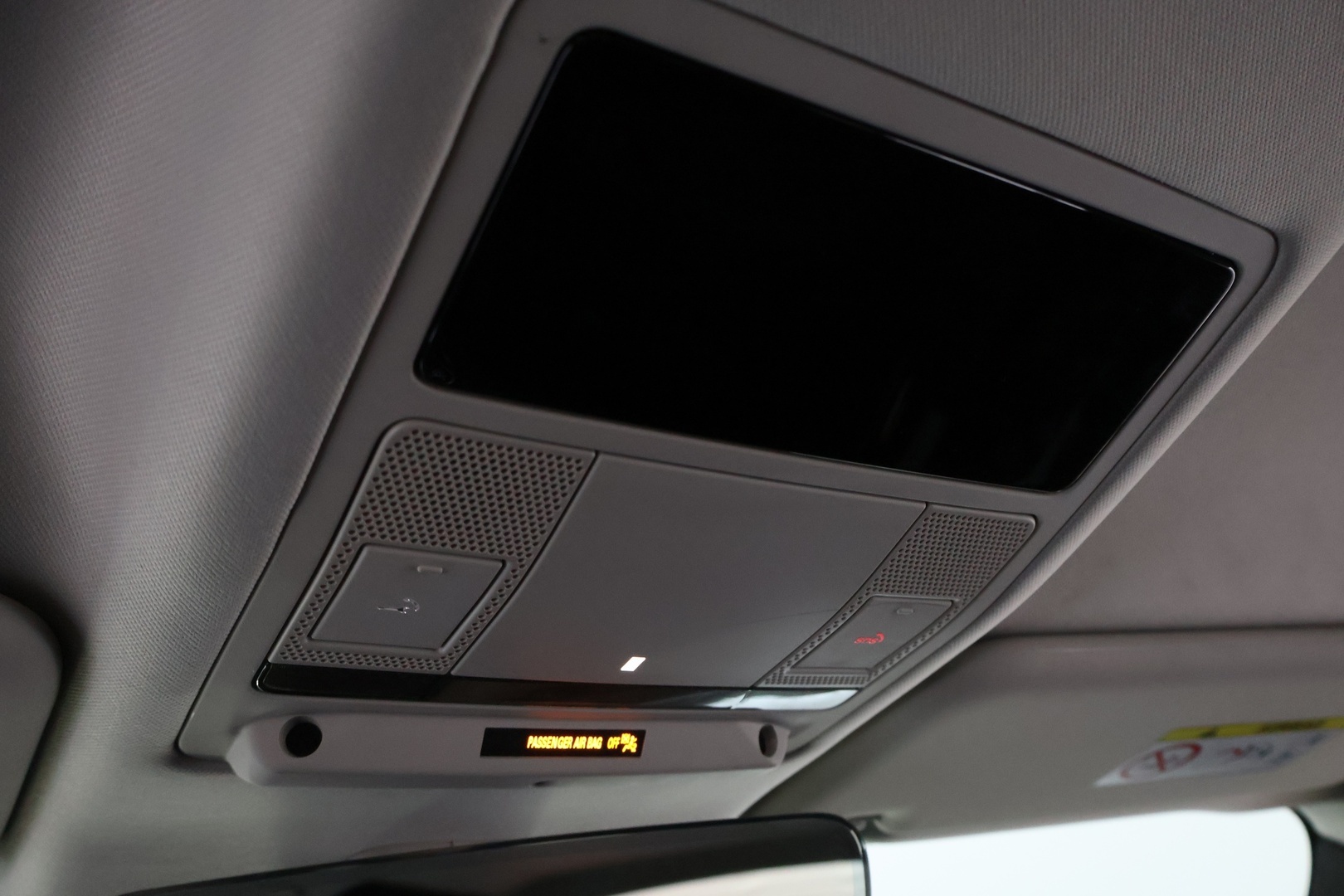 LAND ROVER Defender 2023