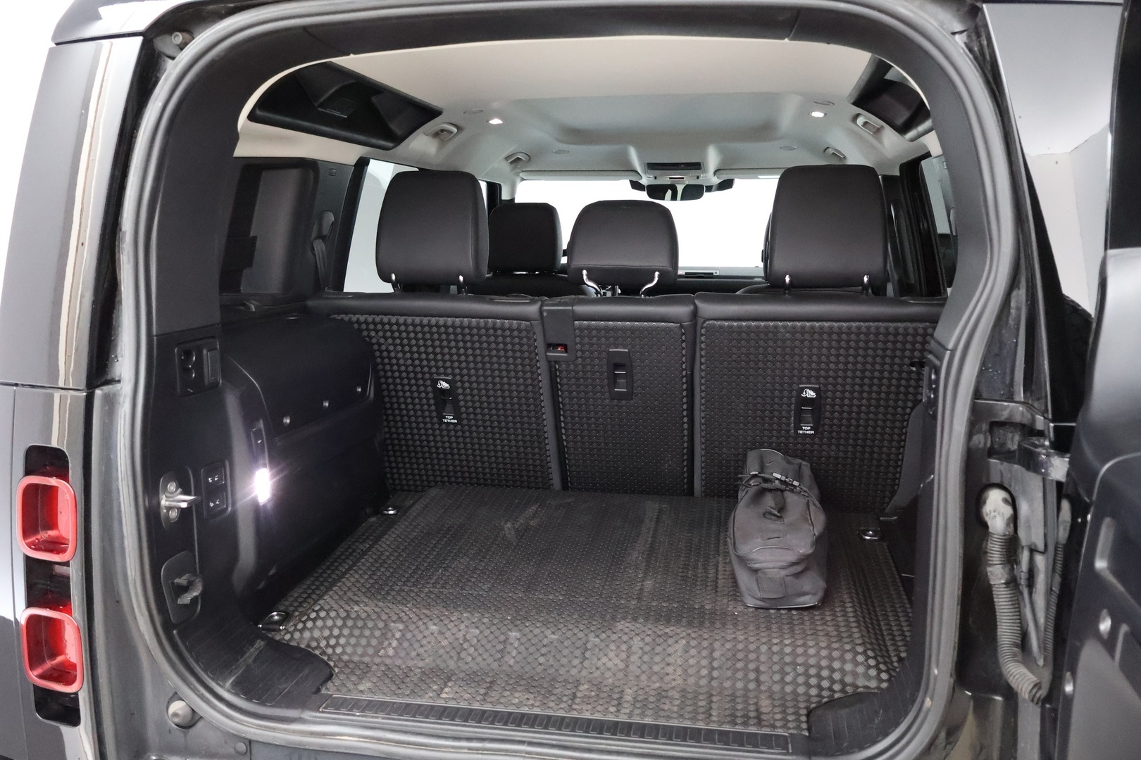 LAND ROVER Defender 2023