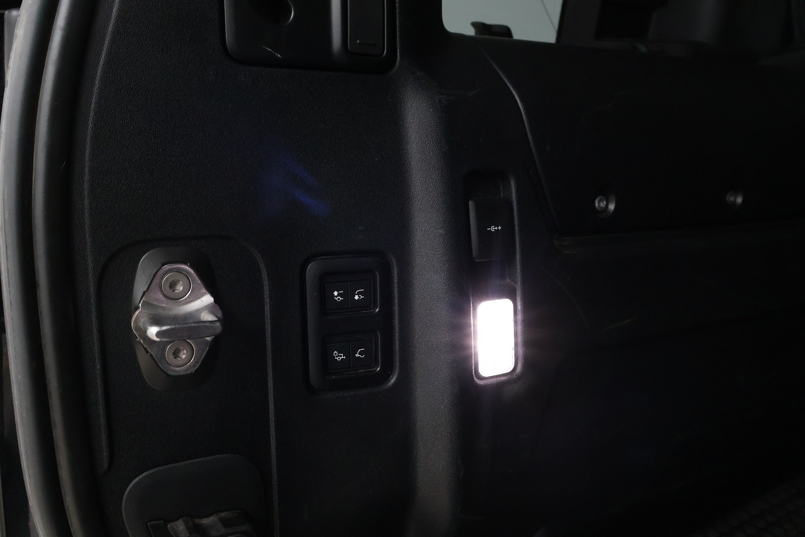 LAND ROVER Defender 2023