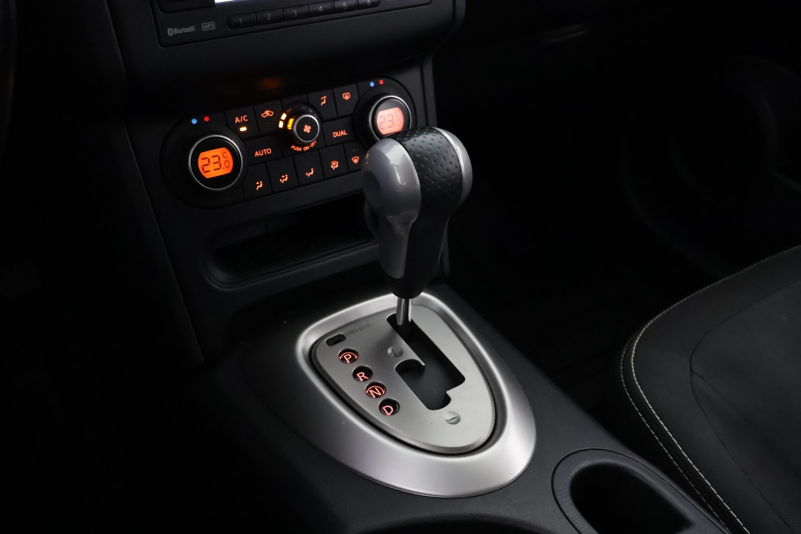 NISSAN Qashqai 2011