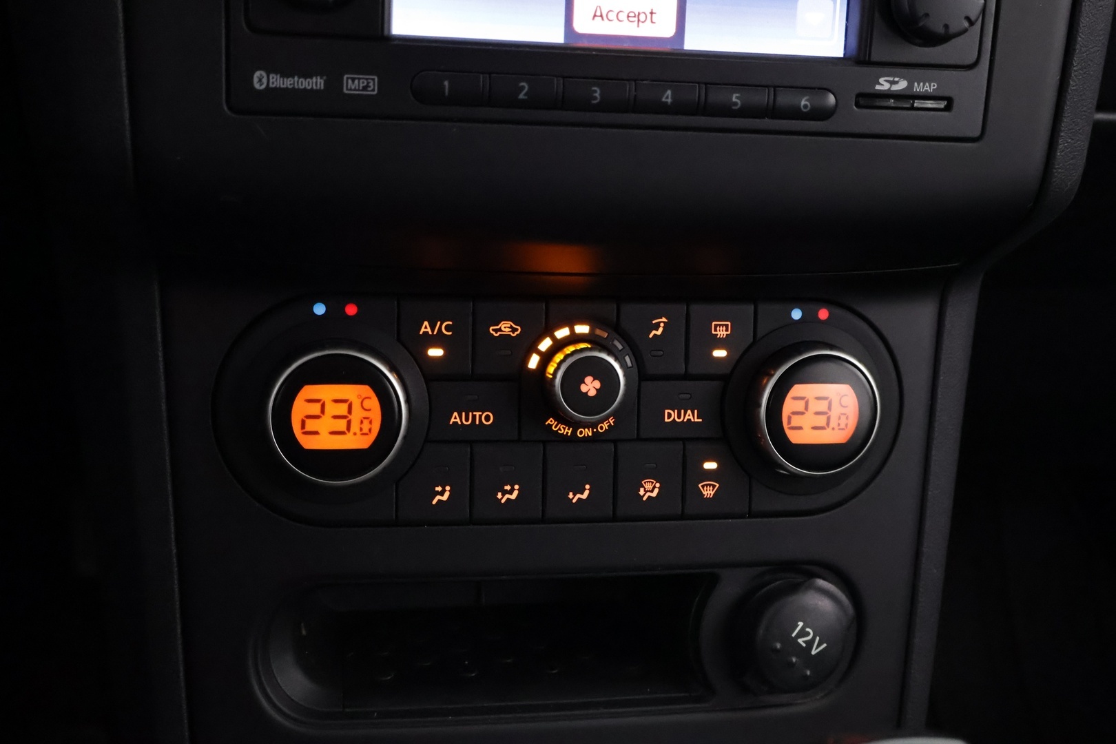 NISSAN Qashqai 2011