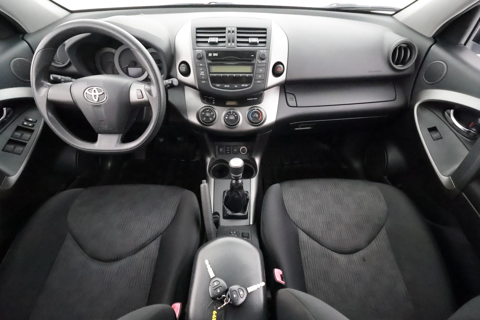 TOYOTA RAV4 2011