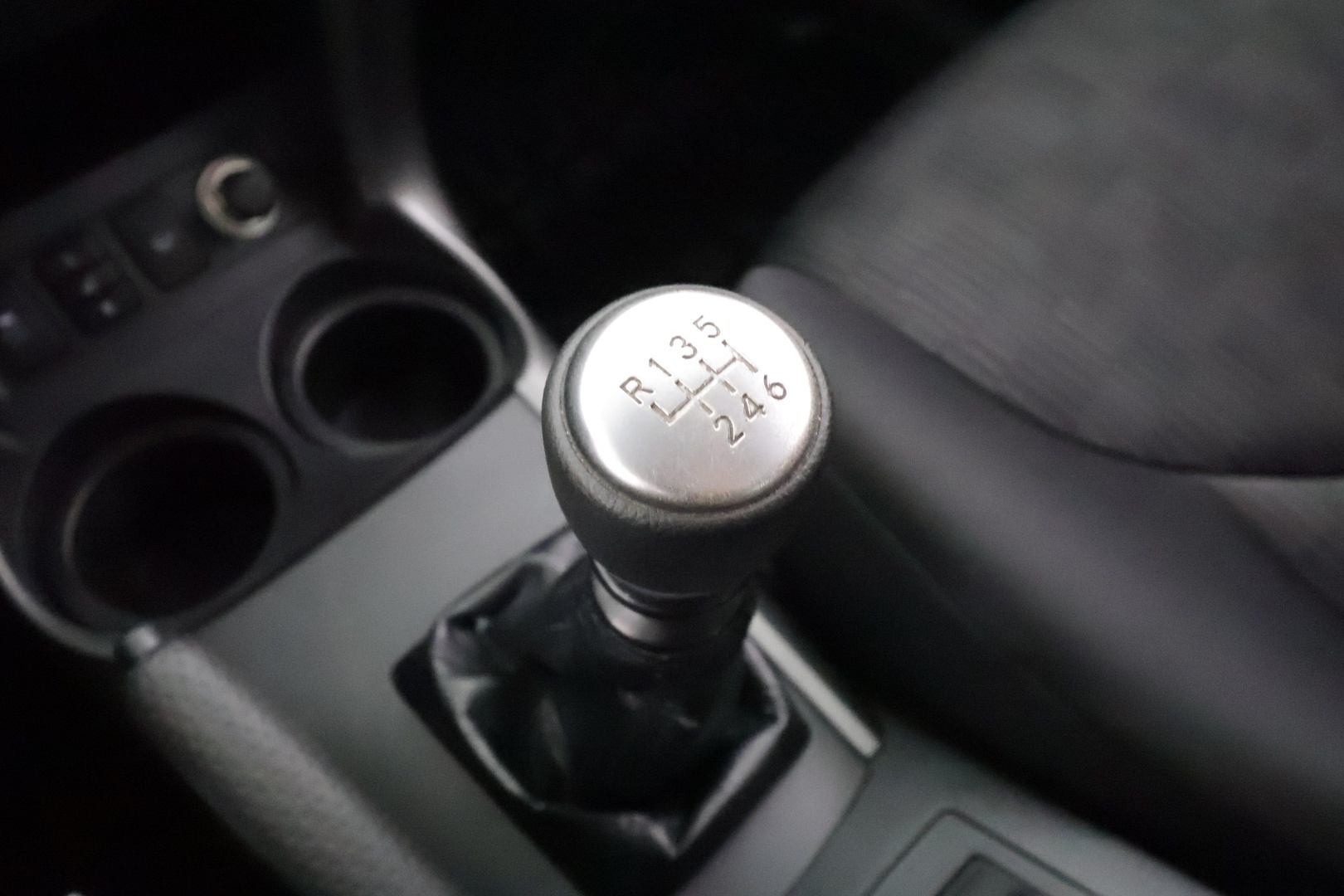 TOYOTA RAV4 2011