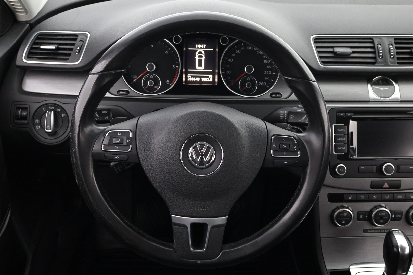 VOLKSWAGEN Passat 2013