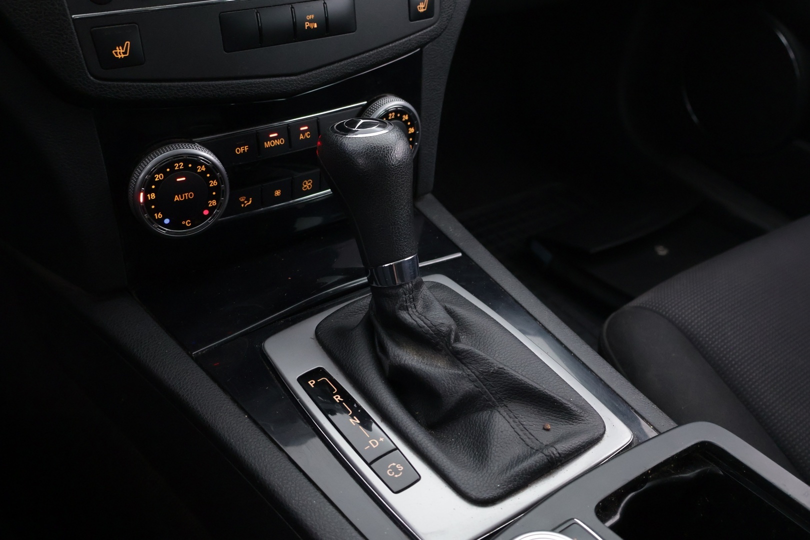 MERCEDES-BENZ C 2010