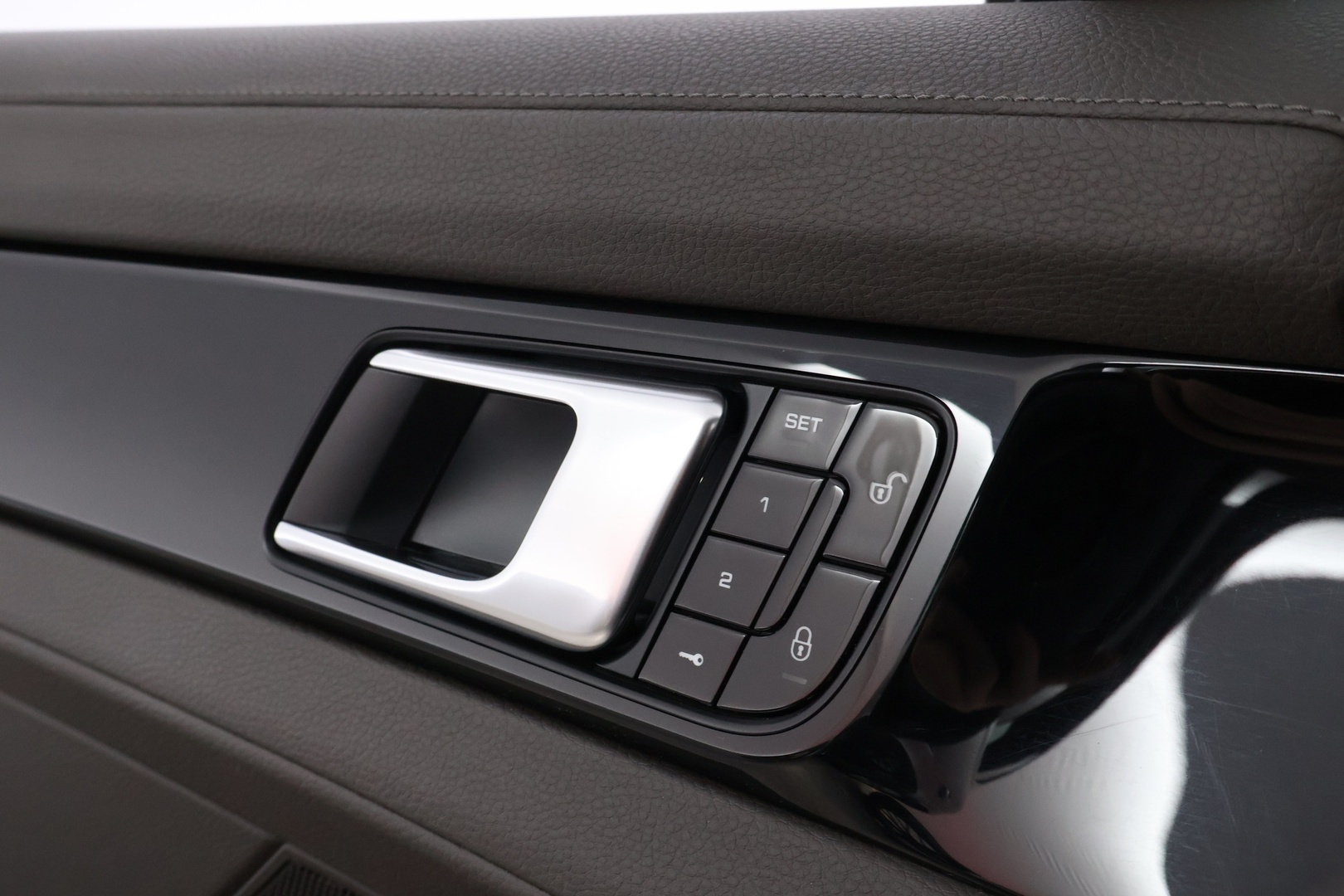 PORSCHE Panamera 2017