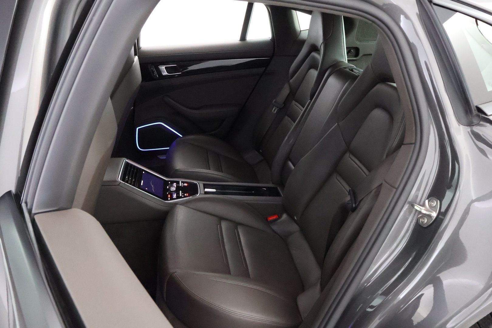 PORSCHE Panamera 2017