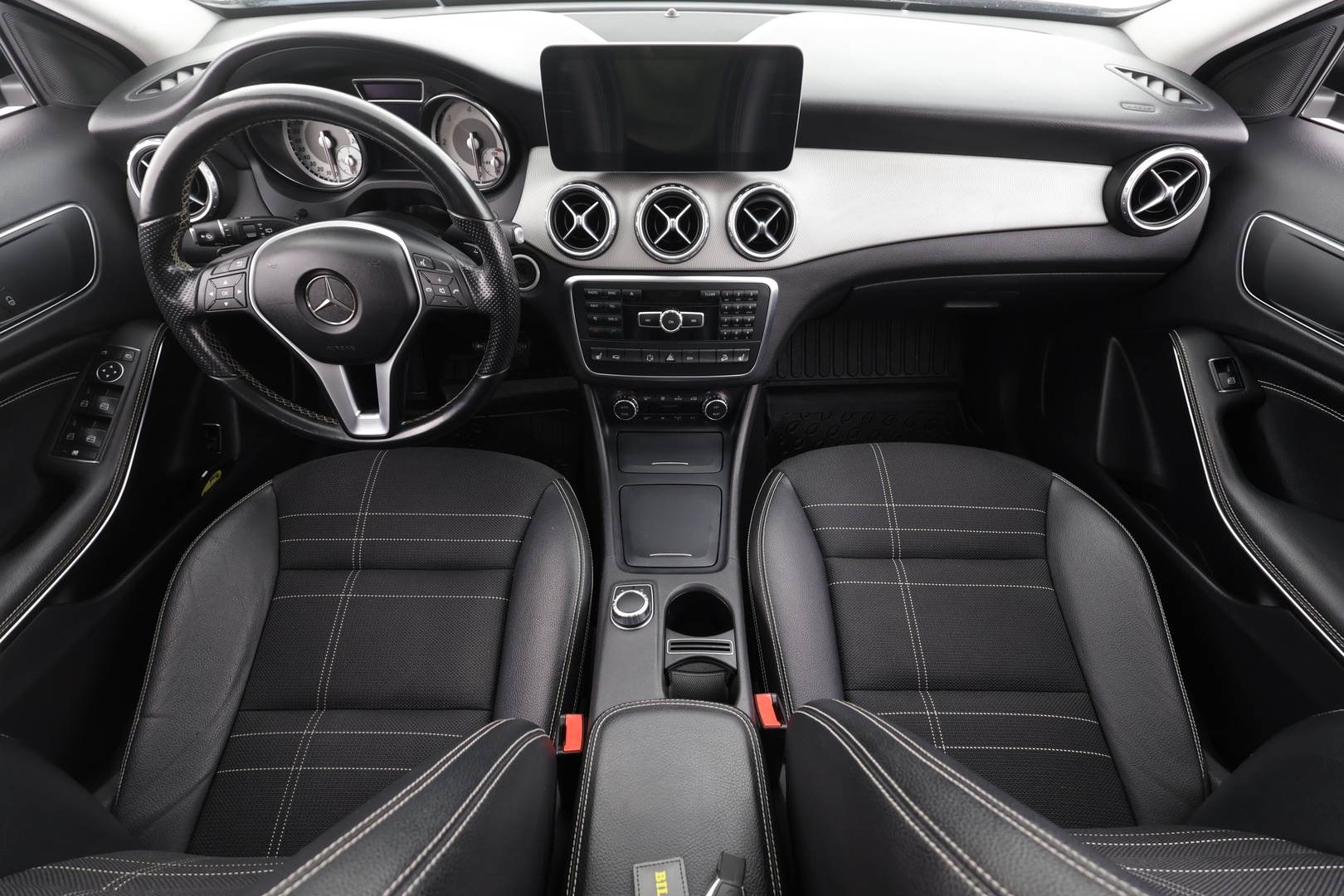 MERCEDES-BENZ GLA 2015