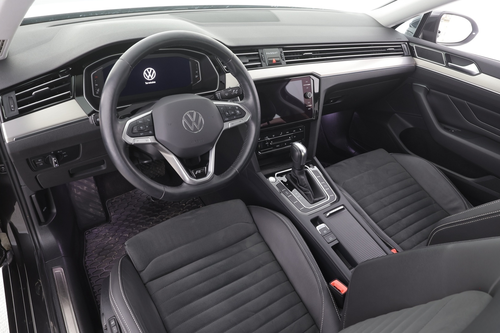 VOLKSWAGEN Passat 2022