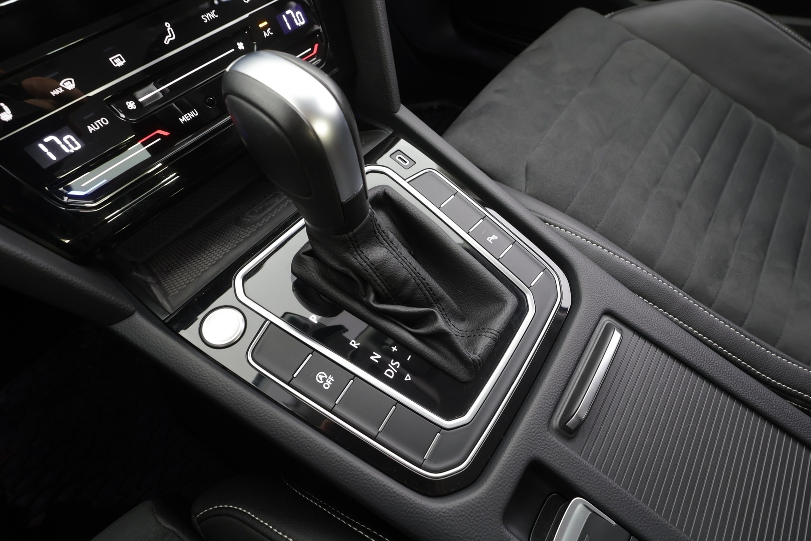 VOLKSWAGEN Passat 2022