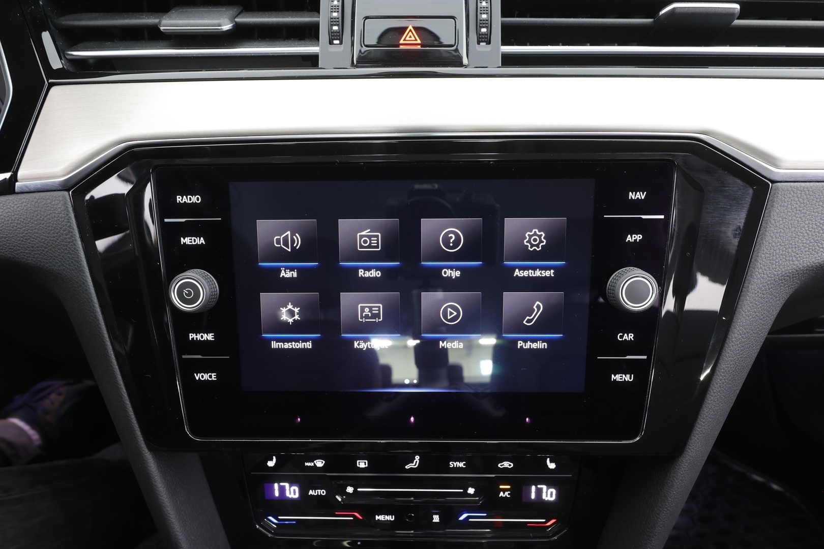 VOLKSWAGEN Passat 2022